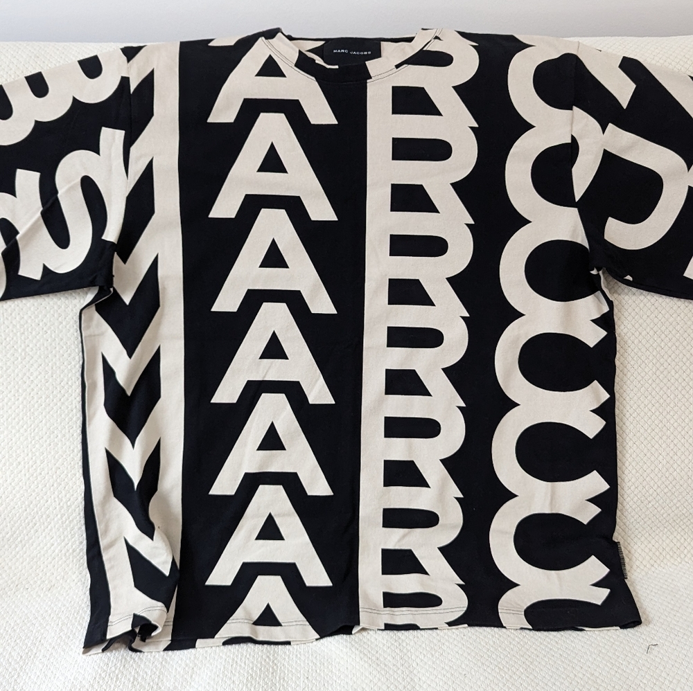 Marc Jacobs Monogram Big T